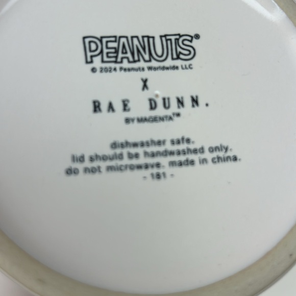 Snoopy ceramic jar with lid NWT Christmas raised design Rae Dunn - Picture 10 of 12